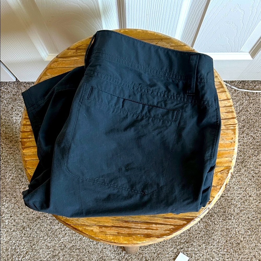 Women’s Marmot Gray shorts 6